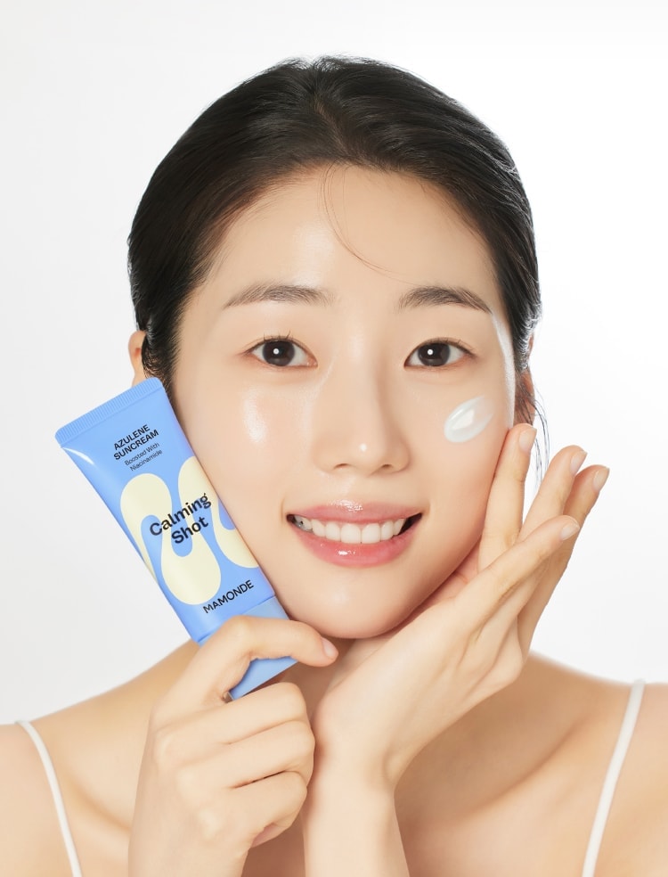 Mamonde Calming Shot Azulene Suncream Model